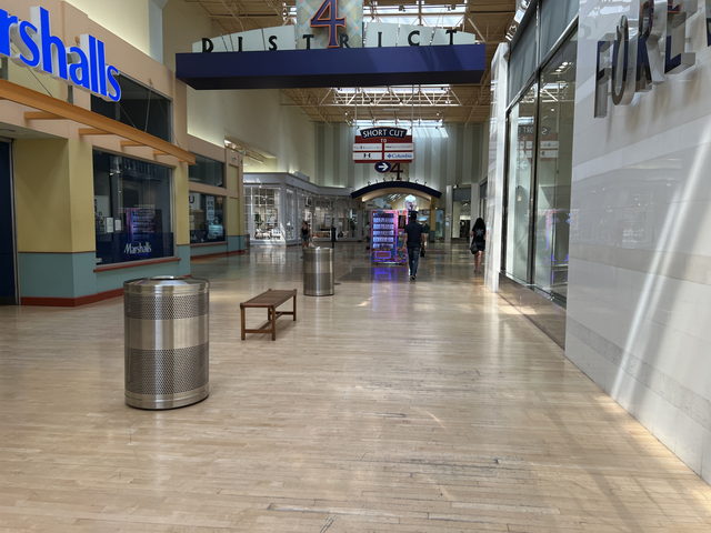 Great Lakes Crossing Outlets - Aug 7 2022 Photo (newer photo)